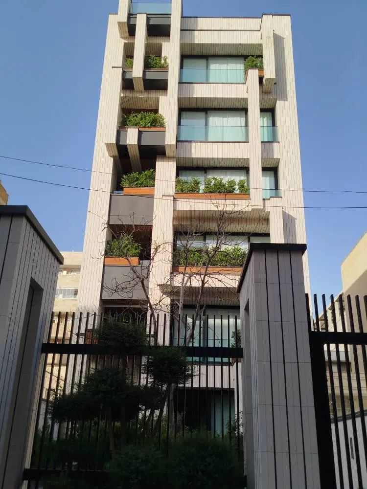 ۲۴۰ متر نوساز ویو ابدی