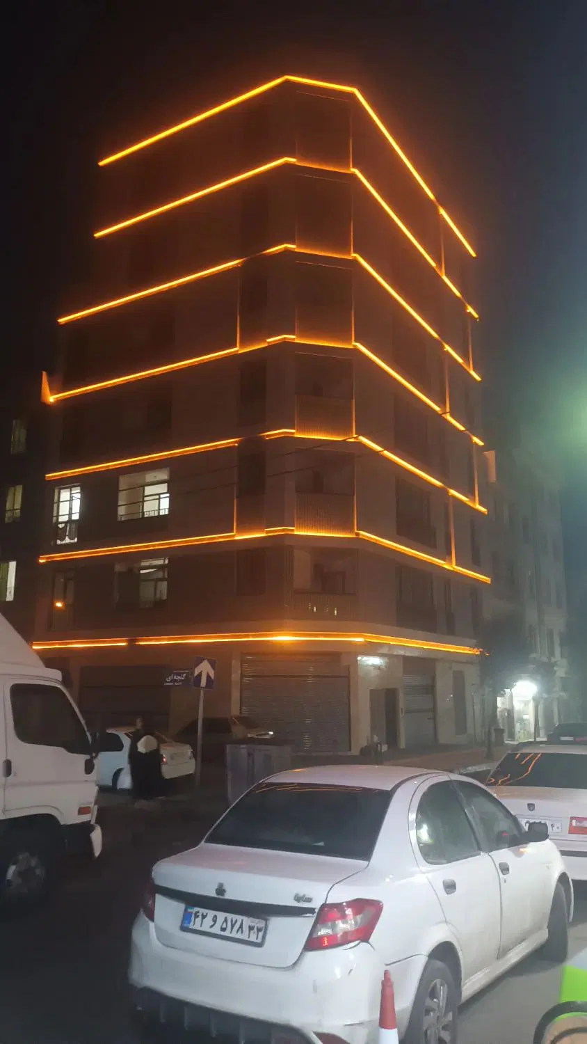 ۸۲ متر۲ خ نوساز شهرک سینا گنجه ای ب تهاتر