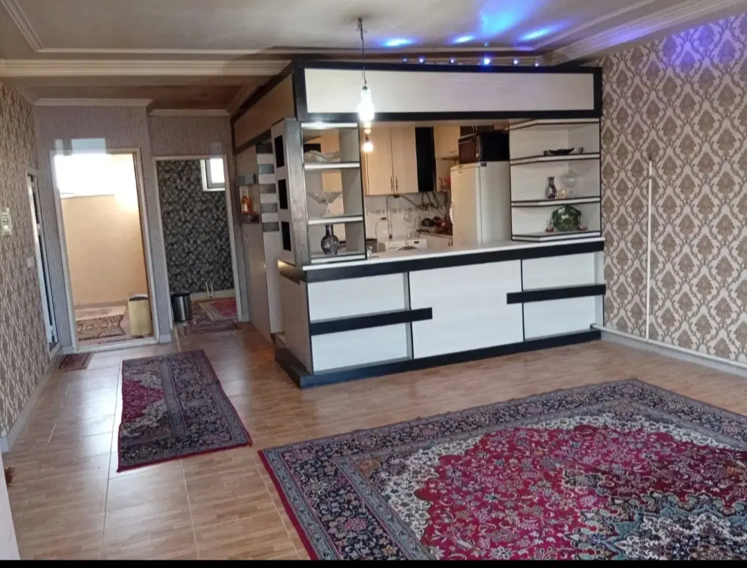 اپارتمان در کوچه باغ