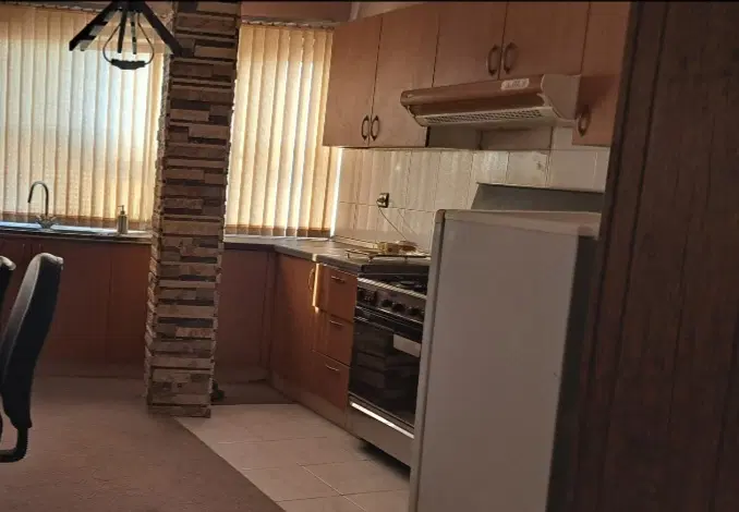 ۱۲۲متر شیک و دلباز، برخیابات،غرق نور،۲خوابه،طبقه۲