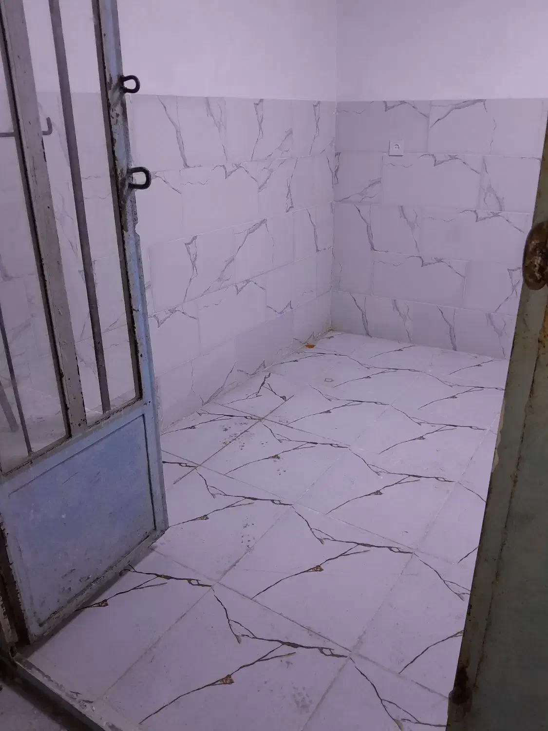 فروش مغازه ۲۲ بهمن