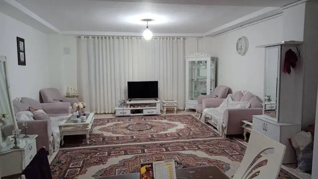 آپارتمان شهرک بزرگمهر