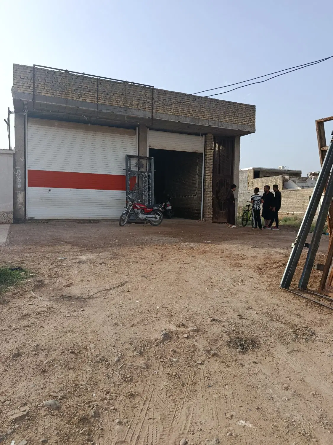 فروش دو مغازه تجاری بمساحت 200متر