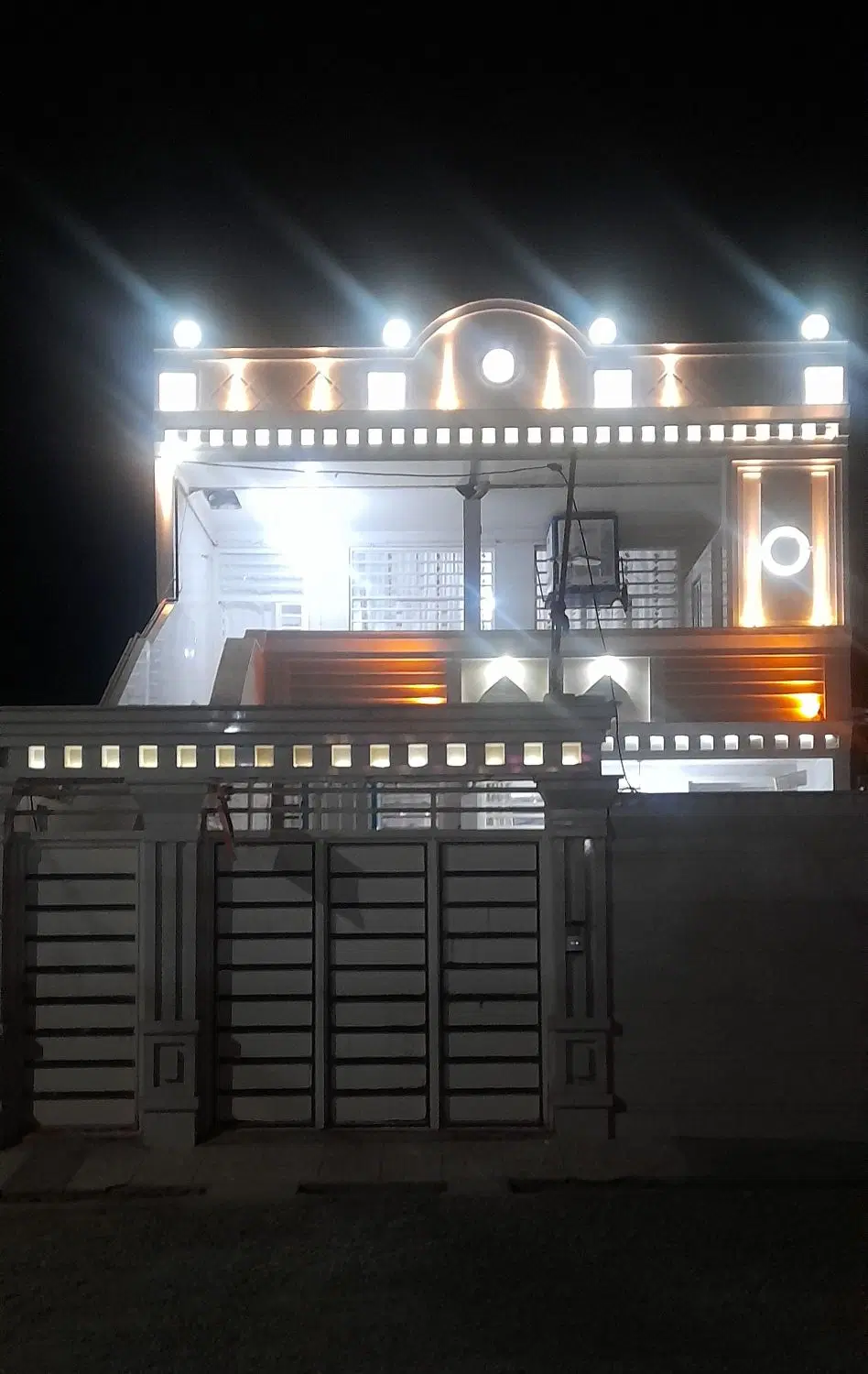 خانه  ۲۰۰متری طبقه دوم نوساز