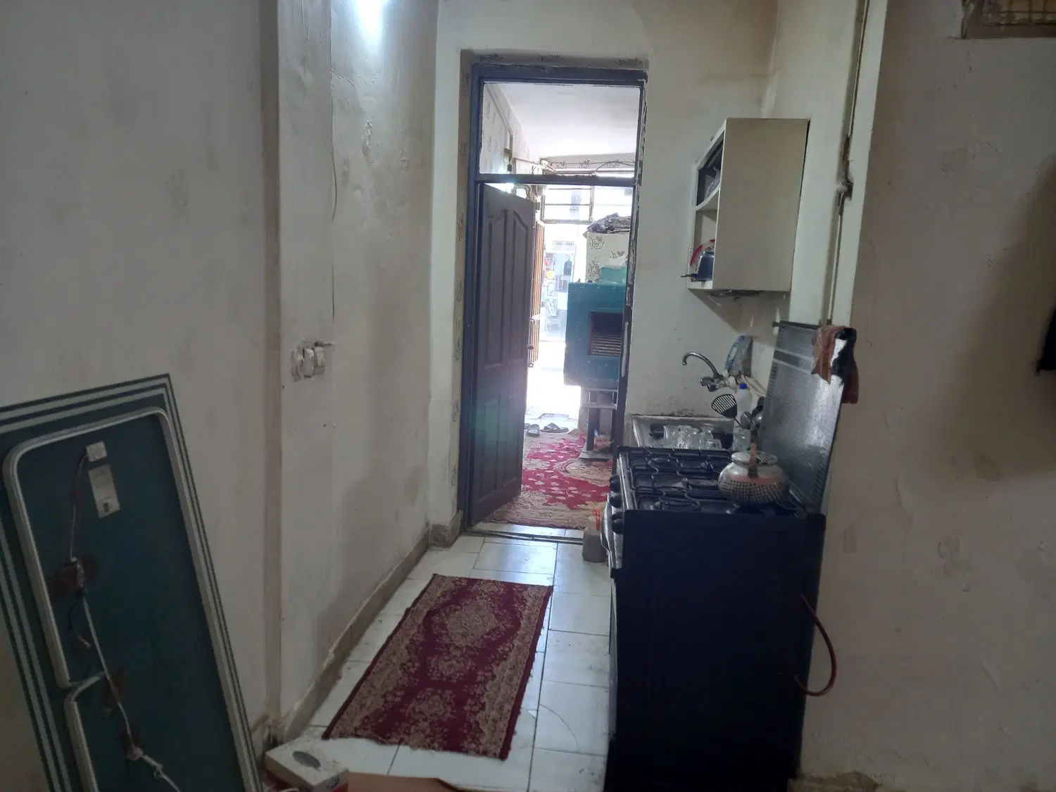 منزل مسکونی طبقه همکف دربست کف سرامیک