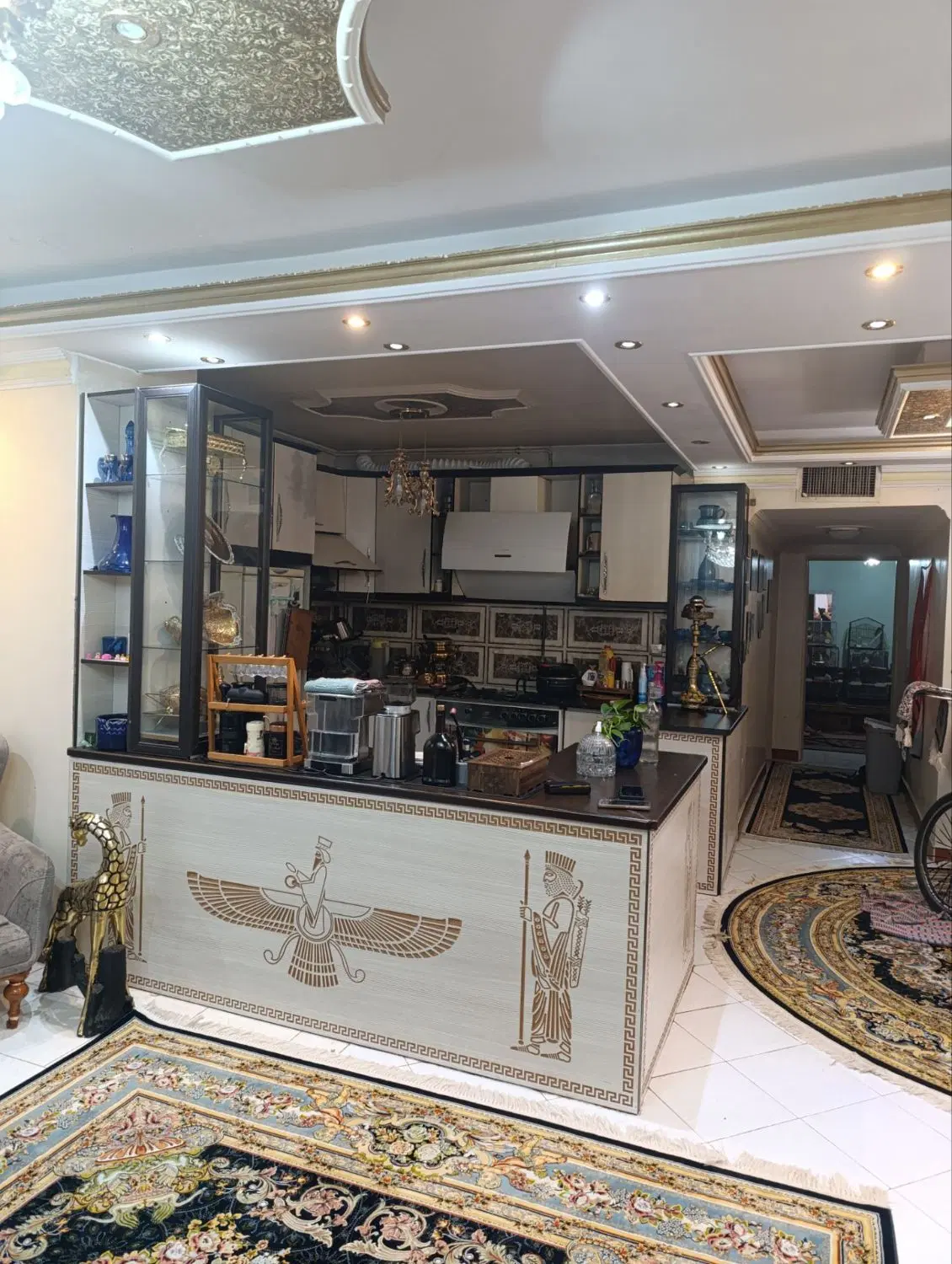 آپارتمان ۸۳ متر رو به نما طبقه دوم با پارکینگ سندی