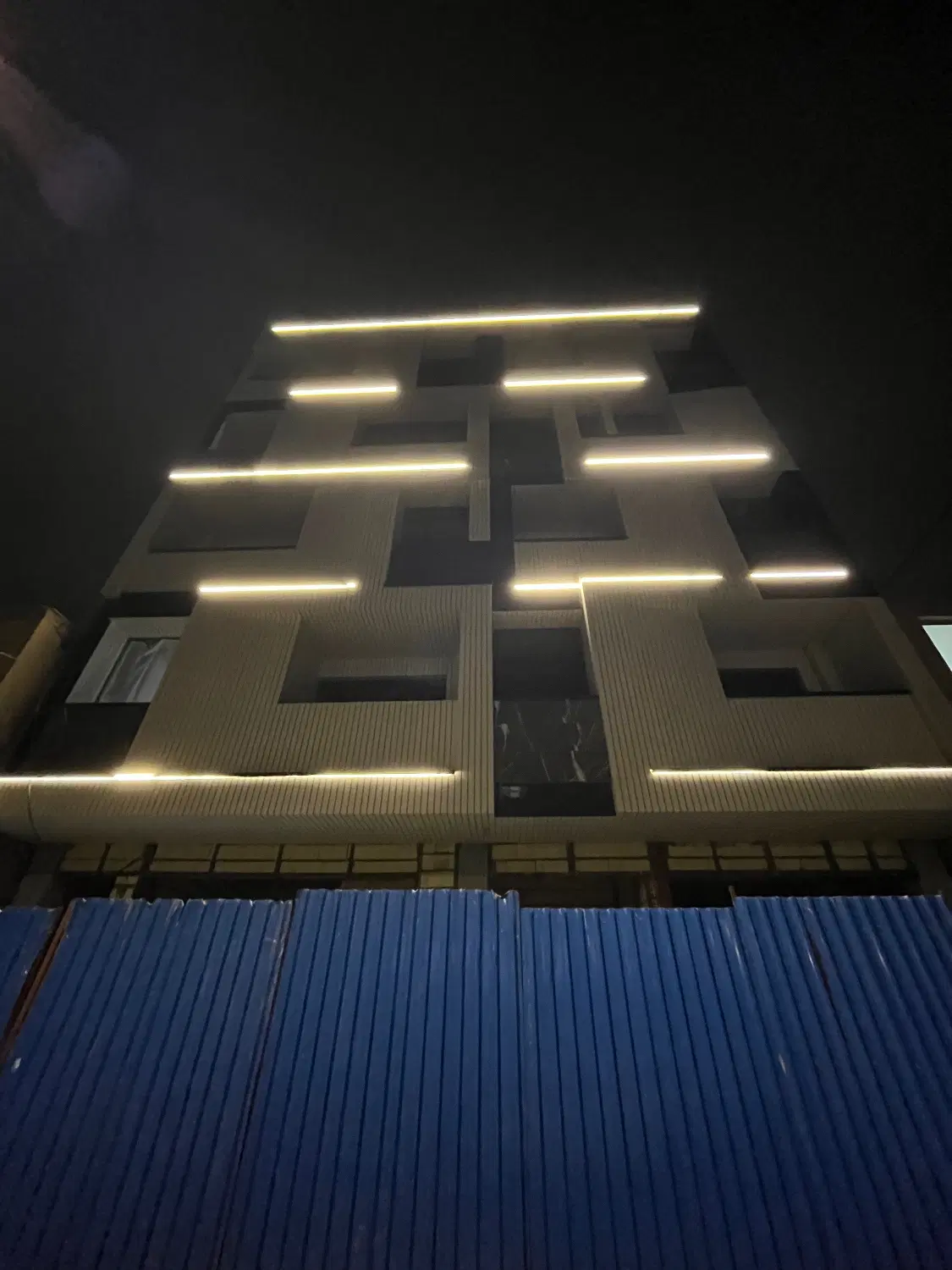 اپارتمان ۱۲۴ متری شمالی جنوبی صفر سند دار