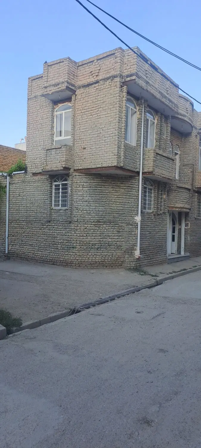 ساختمان مسکونی