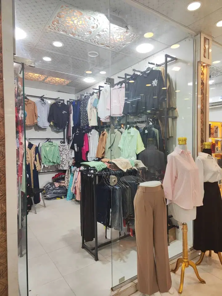 ی باب مغازه در پاساژ رحمن ب فروش میرسد
