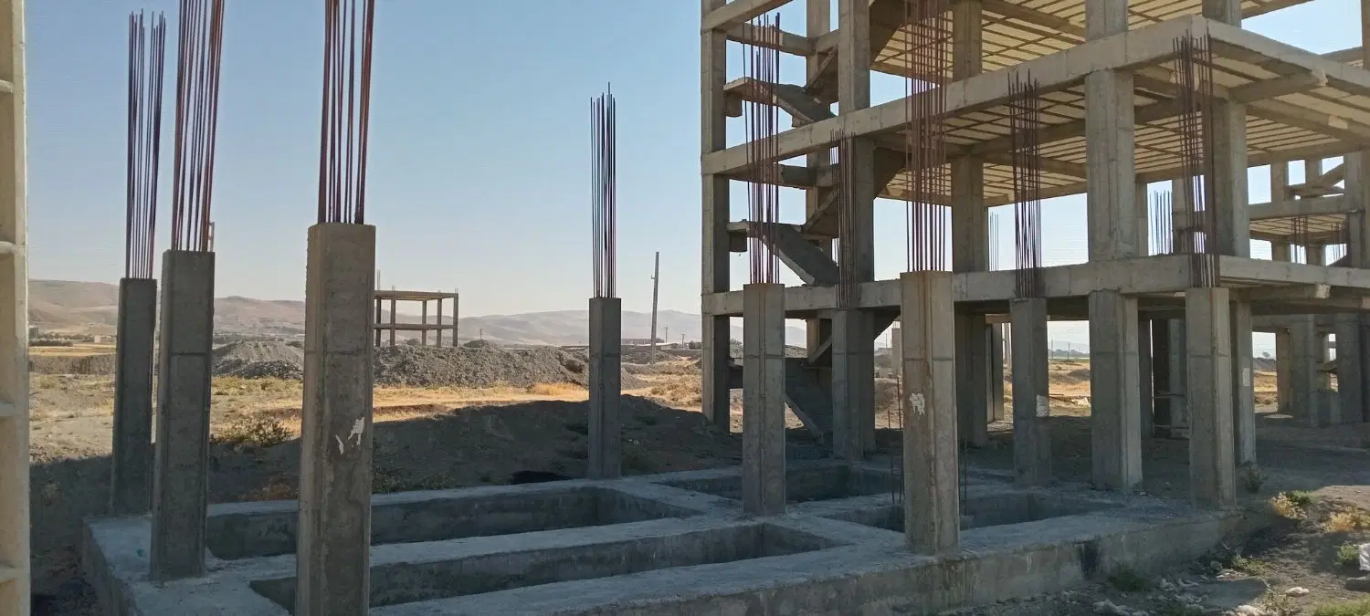 زمین نیمه ساخت مسکن ملی
