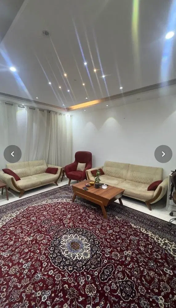۹۰ متر_۲خواب_ بلوار تکیه و چمن