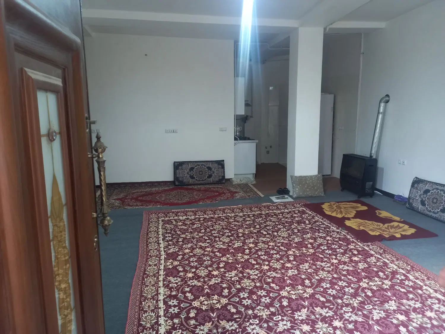 واحد ۸۰ متری راه جدا