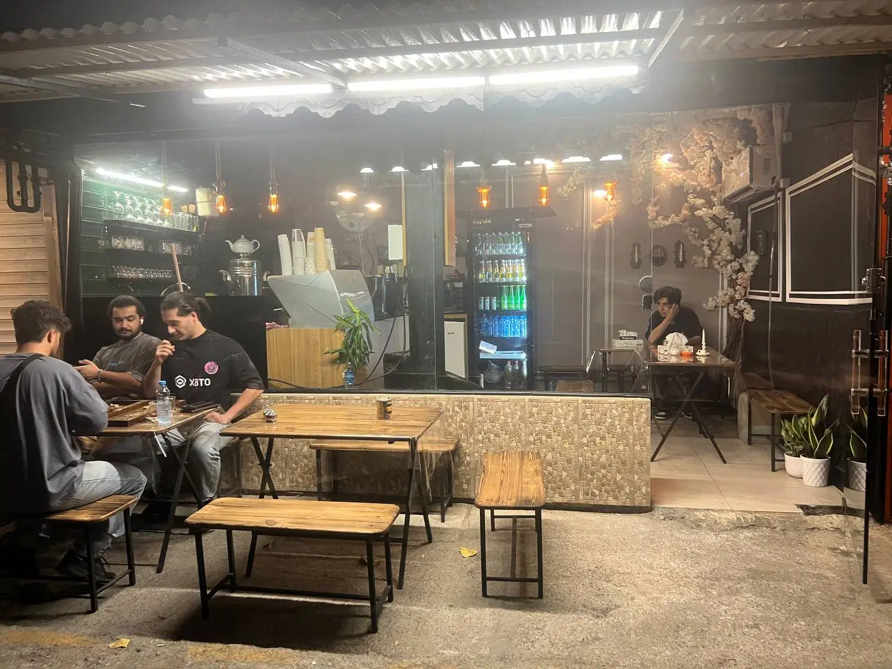 سرقفل سه دانگ از شش دانگ مغازه در بازار روز
