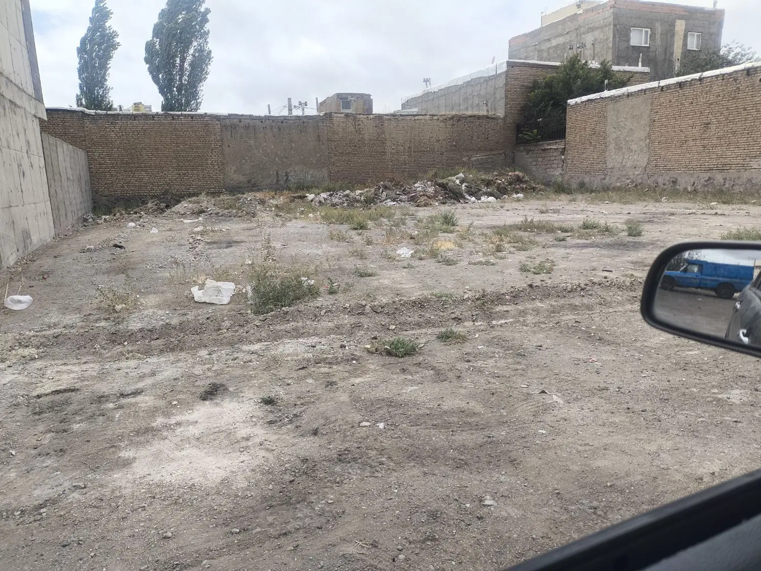 زمین  ۴۰۰متر