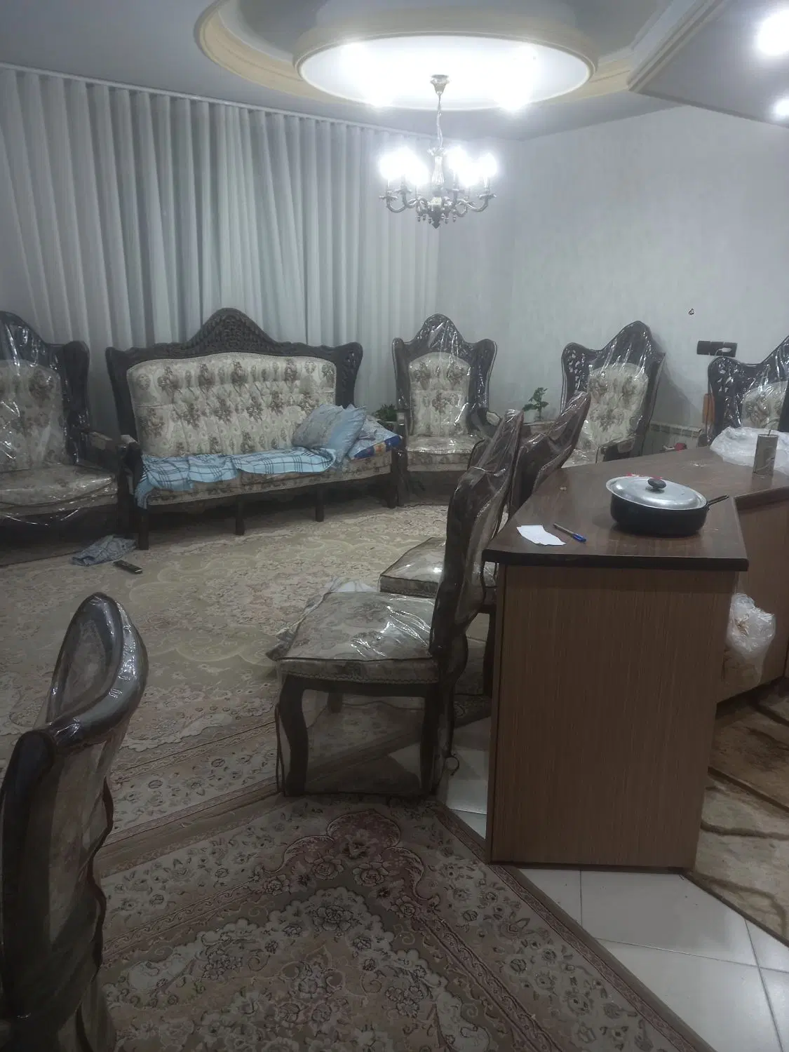 اپارتمان.   ۸۳ متر.