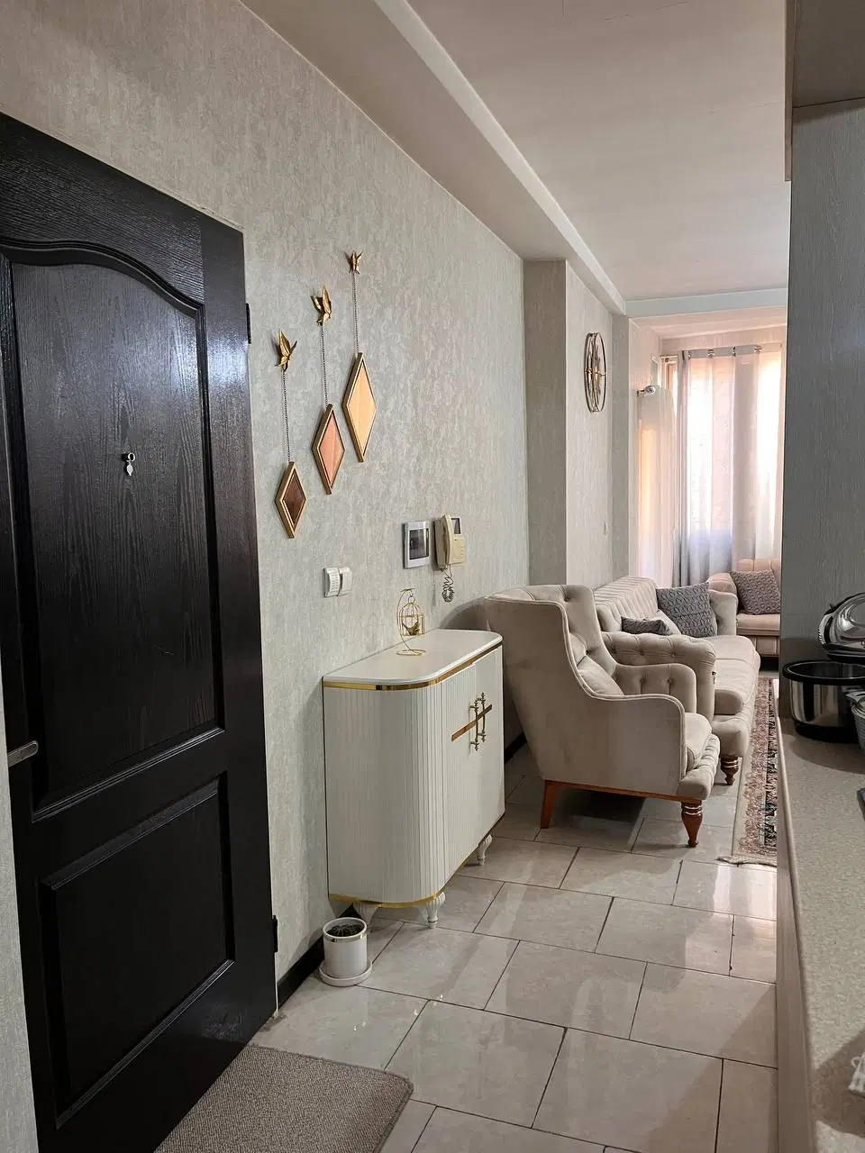 رهن 85متری دوخوابه رو به نما،کمالشهر