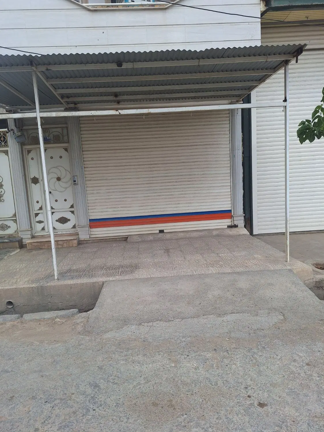 مغازه ۹۰ متری