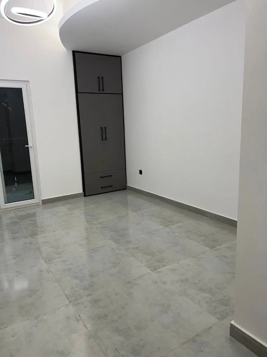 واحد ۱۳۳متری دو خوابه
