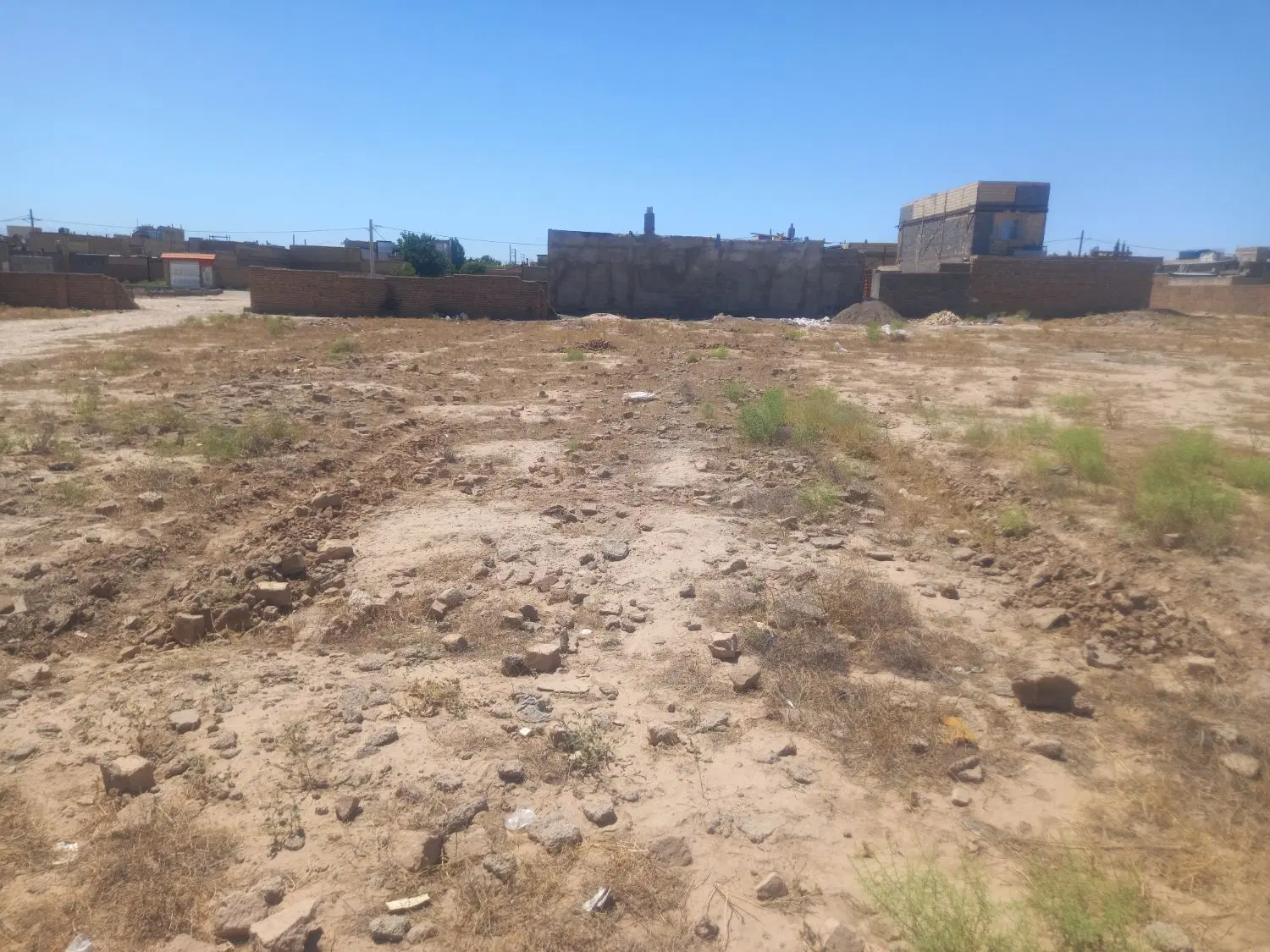 زمین مسکونی