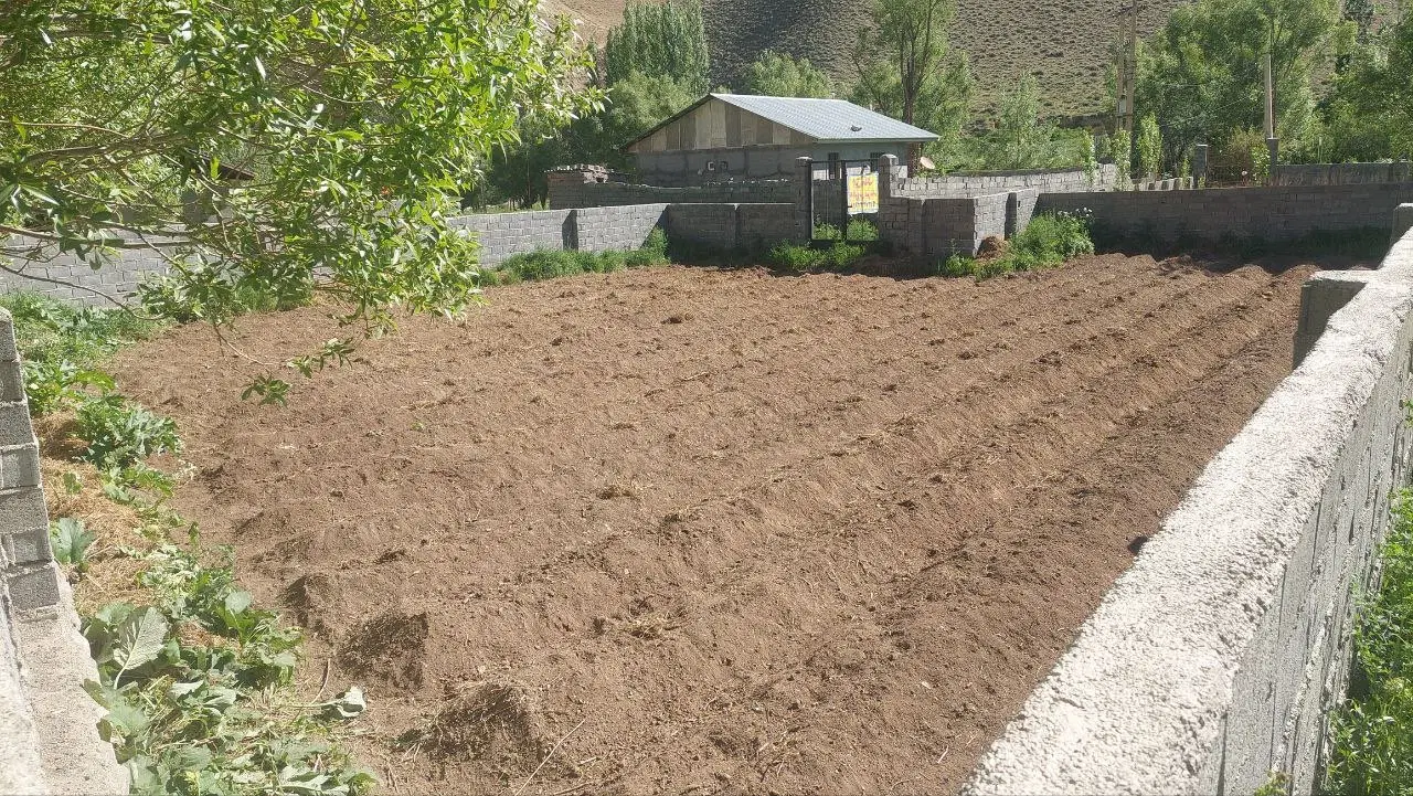 زمین ۴۳۰ متری داخل بافت ( بلده )