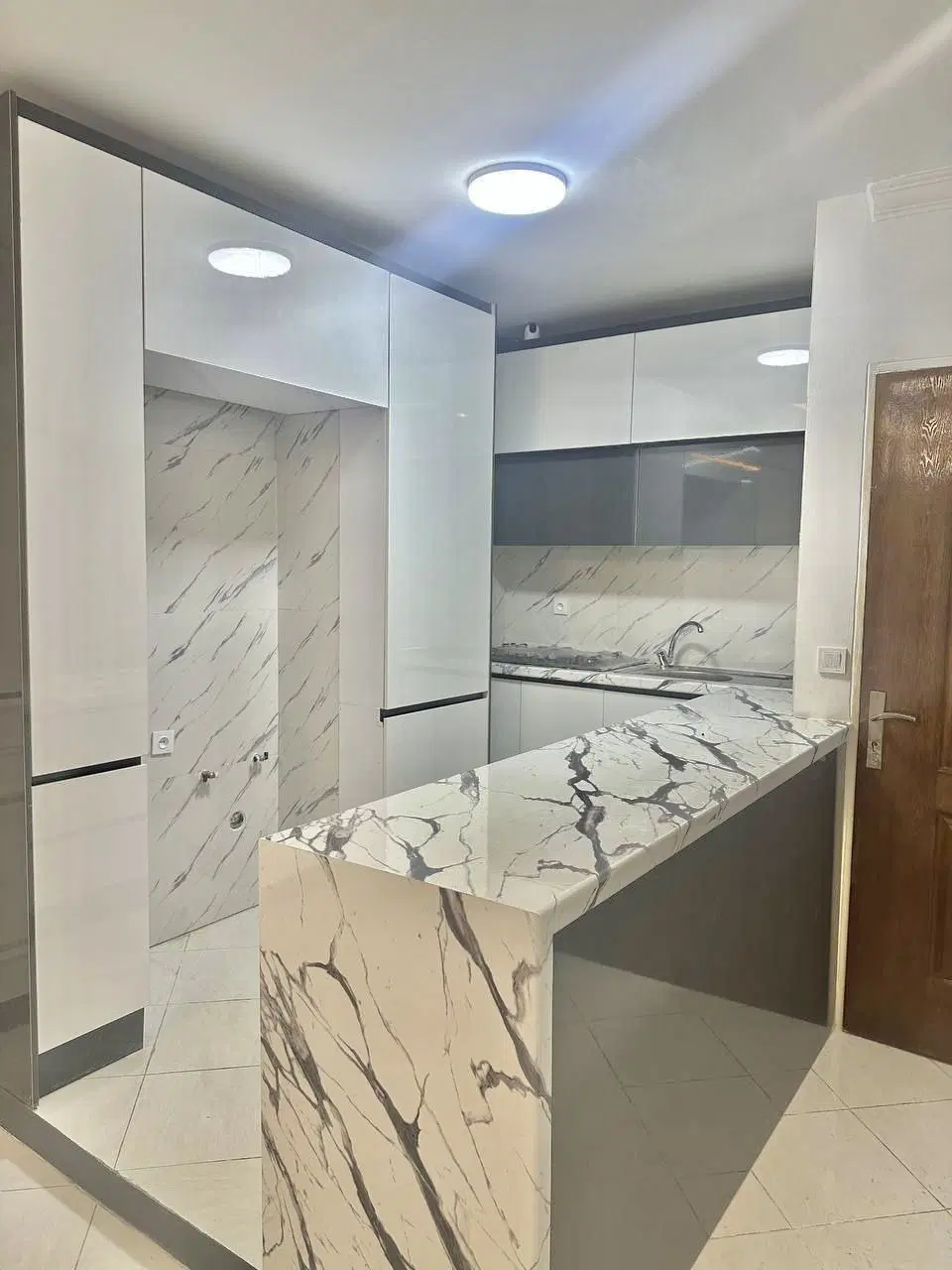 ۵۸متر دو خواب _  آسانسور پارکینگ _ فول دیزاین