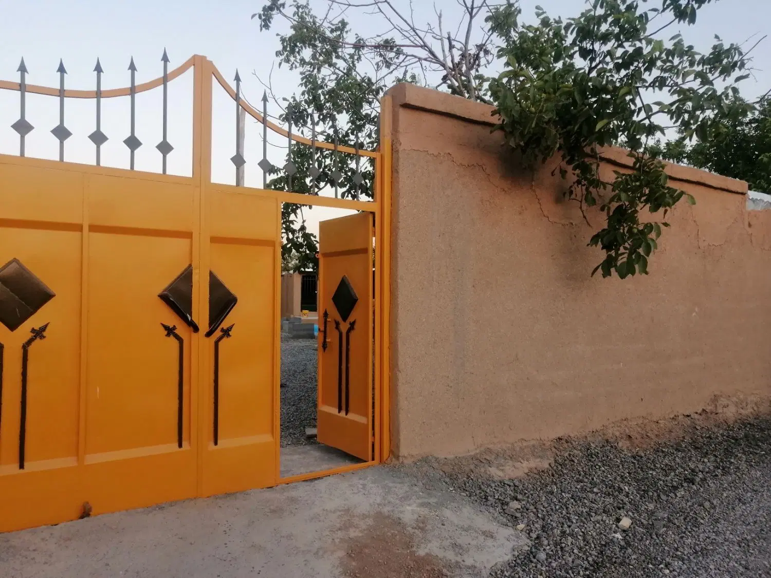 خونه باغ 650 متری آماده