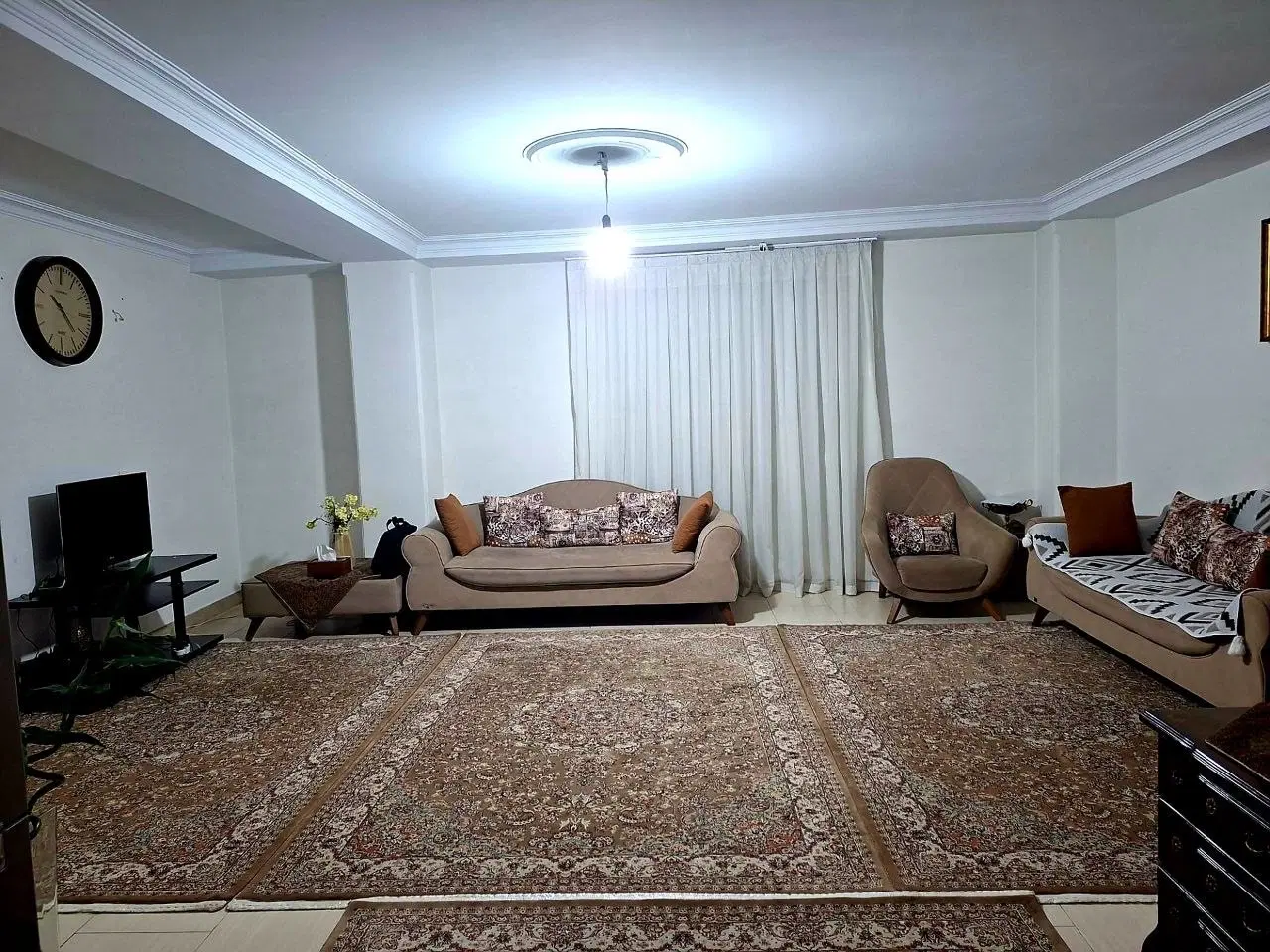 فروش اپارتمان ۸۵ متری سند دار شهرک ارم لاله غربی .