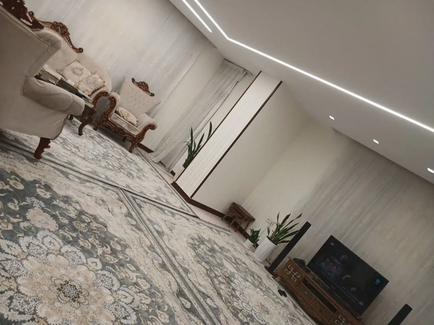 آپارتمان طبقه دوم