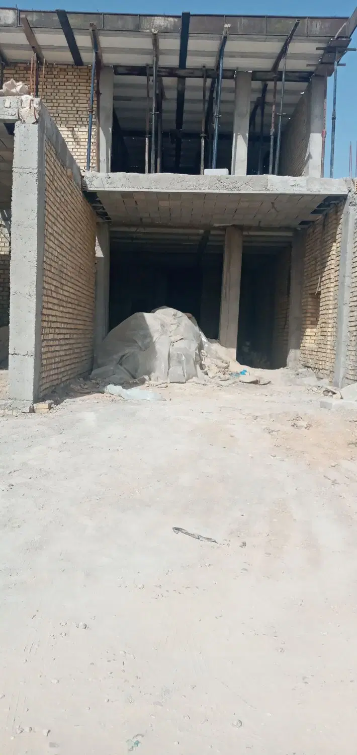 طبقه همکف پلاک ۵۵۹۹