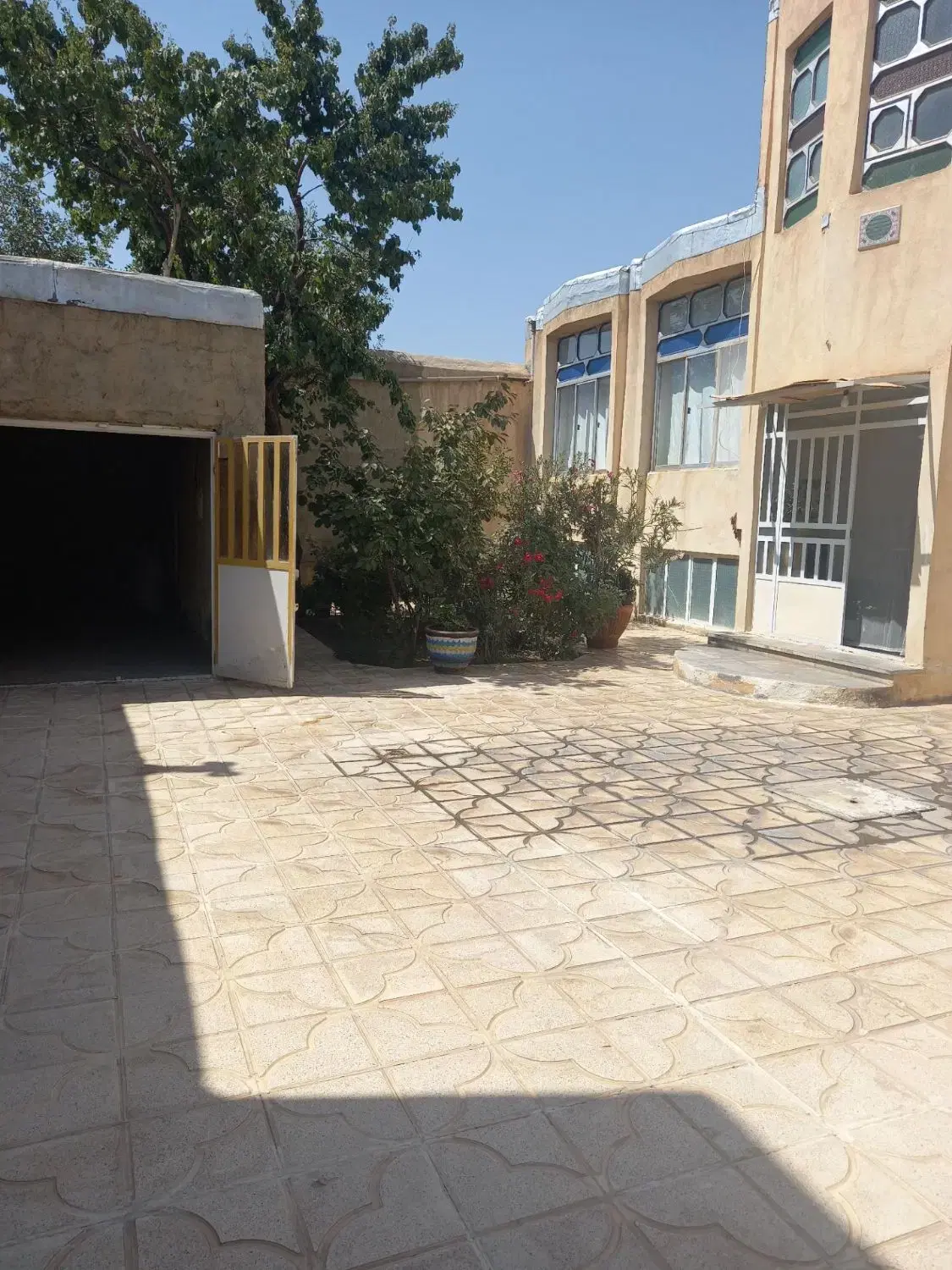 خانه ویلایی ۴۰۰متر