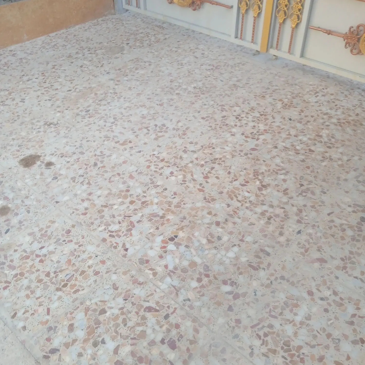 زمین لوطین خیابان فردوسی
