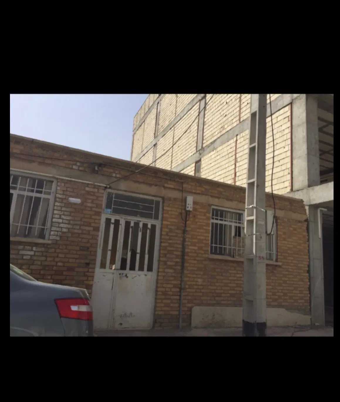 ویلایی جنوبی ۲۰۰ متر با پروانه سه طبقه روی پیلوت