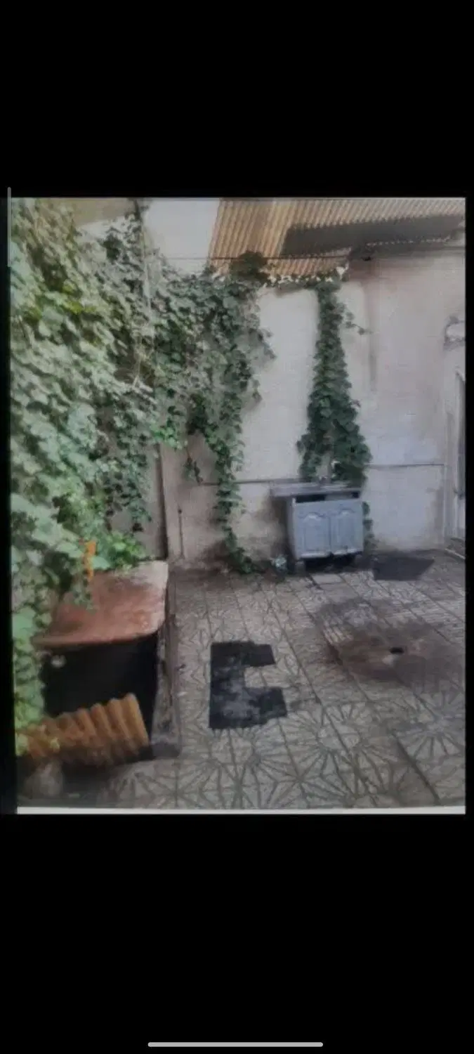 خونه کلنگی  حیاط دار (147 متر )