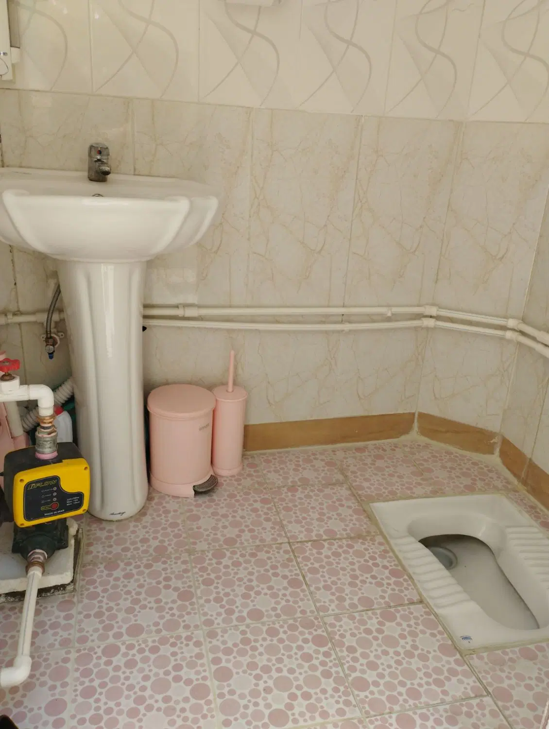 حیاط  نقلی  شیک ۵۲متر فقط ۳۲۰۰میلیارد