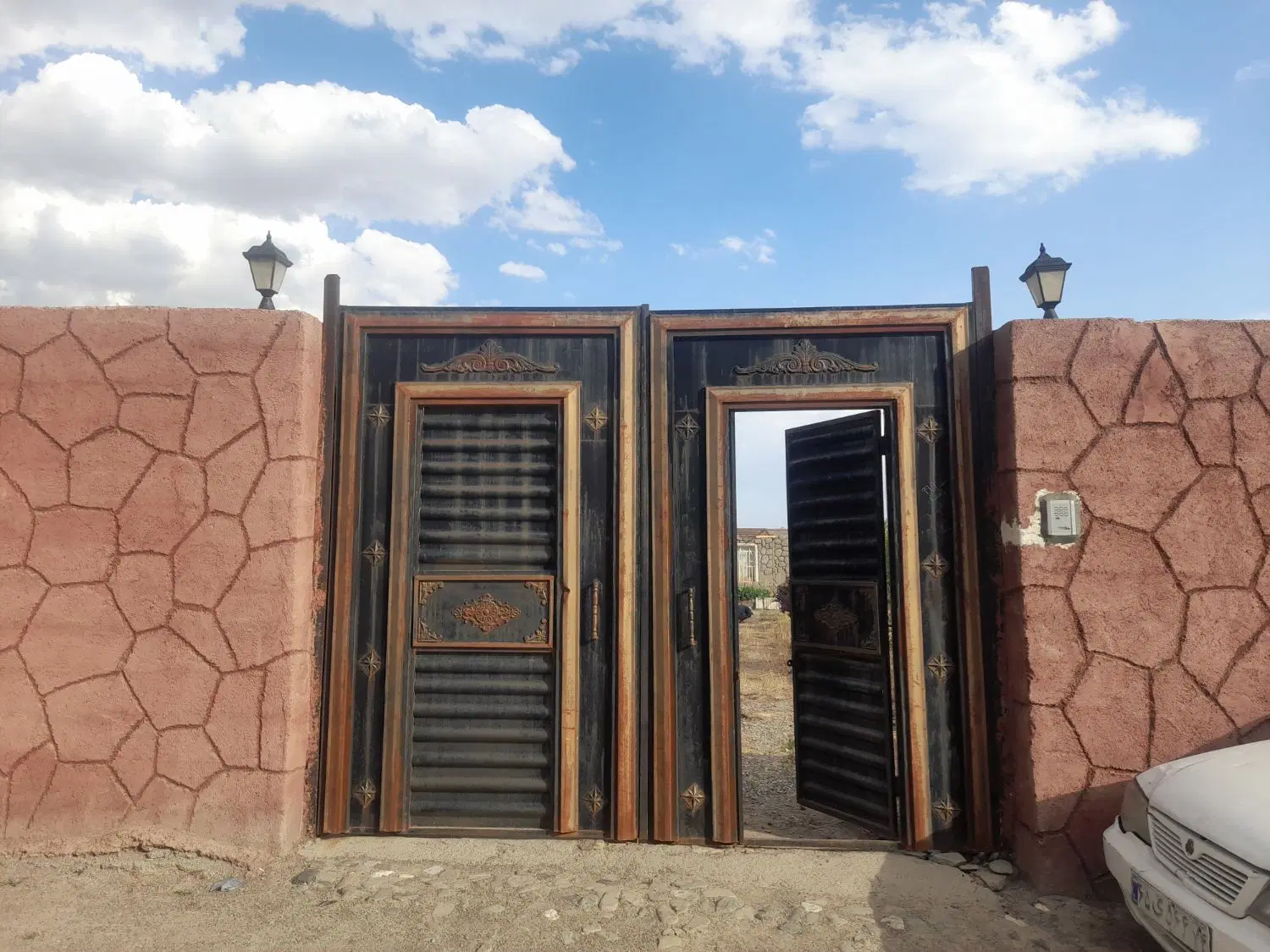 فروش باغ  ۱۰۵۰ متر.اب مدار برق مشترک گاز داخل کوچه