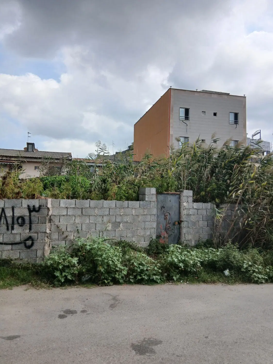 زمین 140 متری عرفان