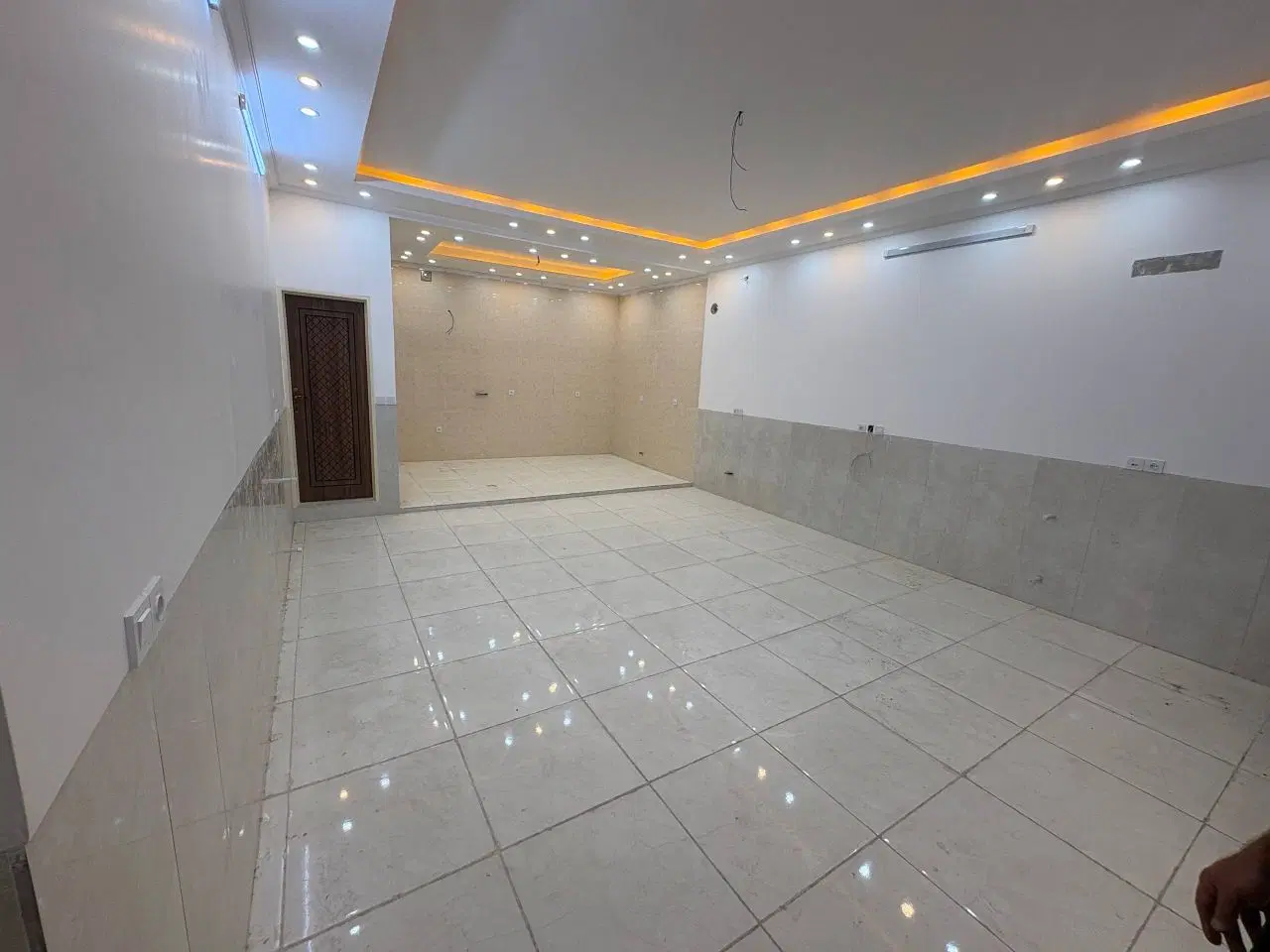 خانه سه طبقه کلید نخورده