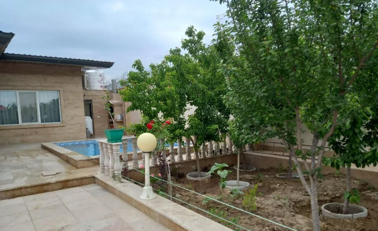 اجاره روزانه باغچه در خوشنام