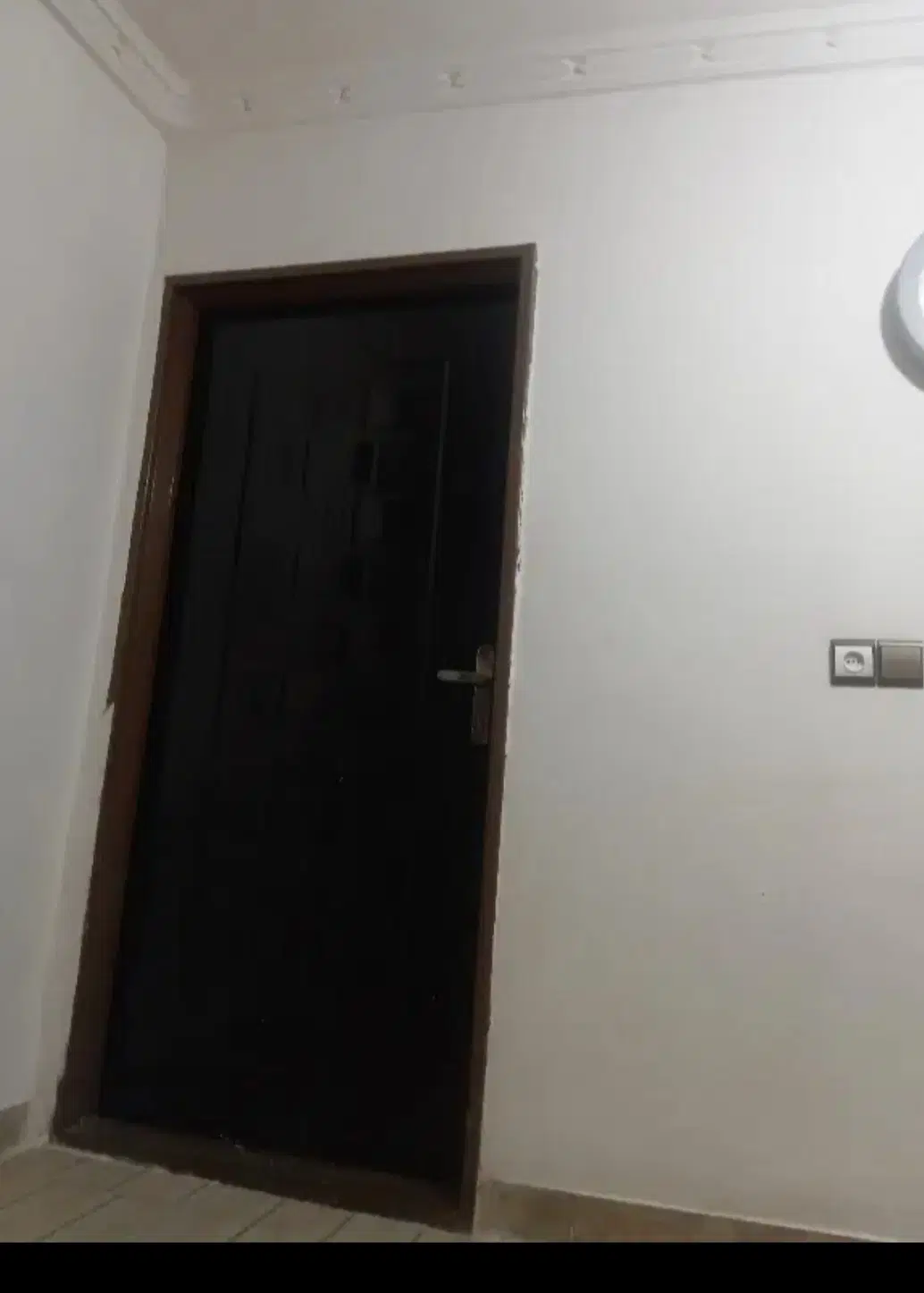 همخونه آقا هستم‌