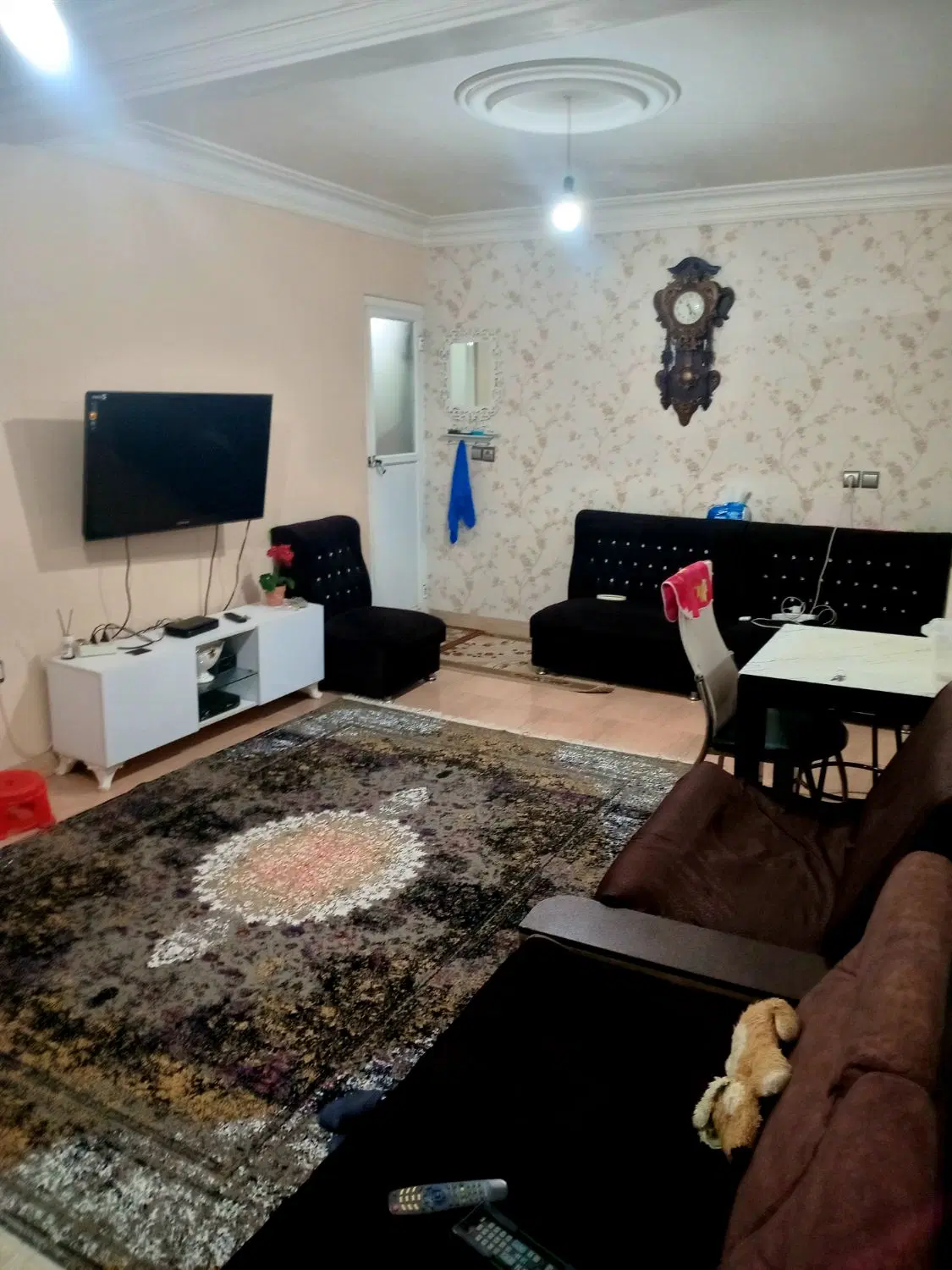 فروش یک واحد مسکونی ۷۵ متری با پارکینگ