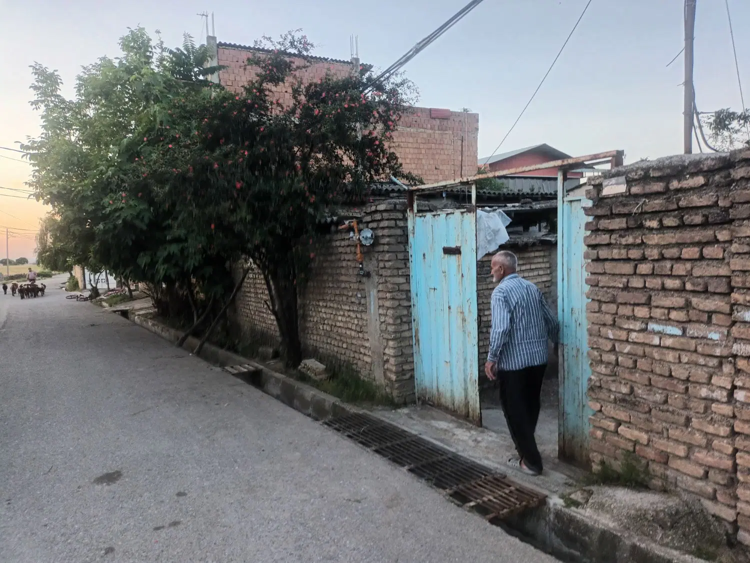 خونه ویلایی کلنگی 600متر فاضل اباد ازادشهر