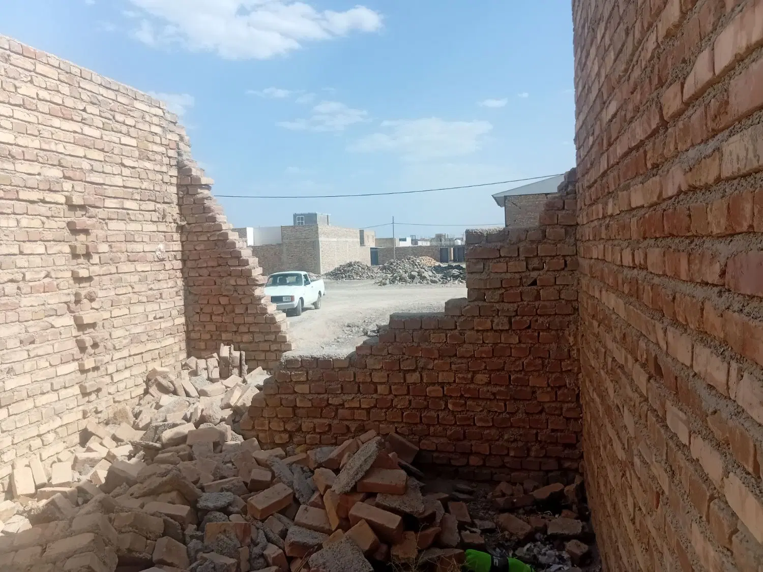 نیمه کاره پشت شهرداری