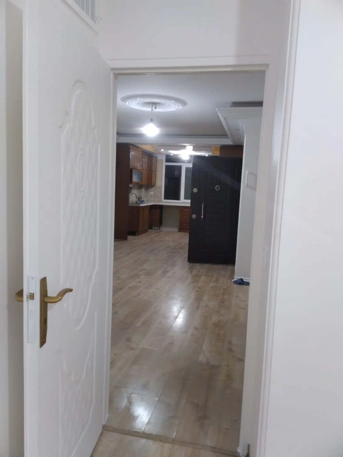 حیات خلوت مسقف دارد