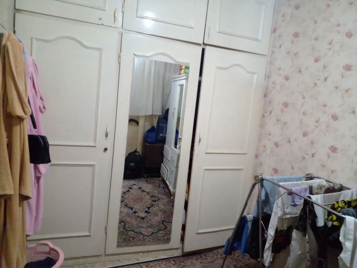 با سلام یک واحد خونه به اجاره داده میشود