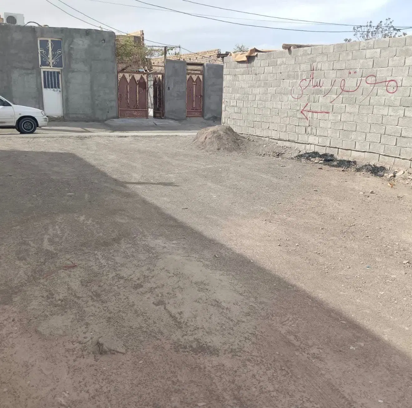یک قطعه زمین ۲۰۰ متری فول امکانات فقط متری ۲.۵