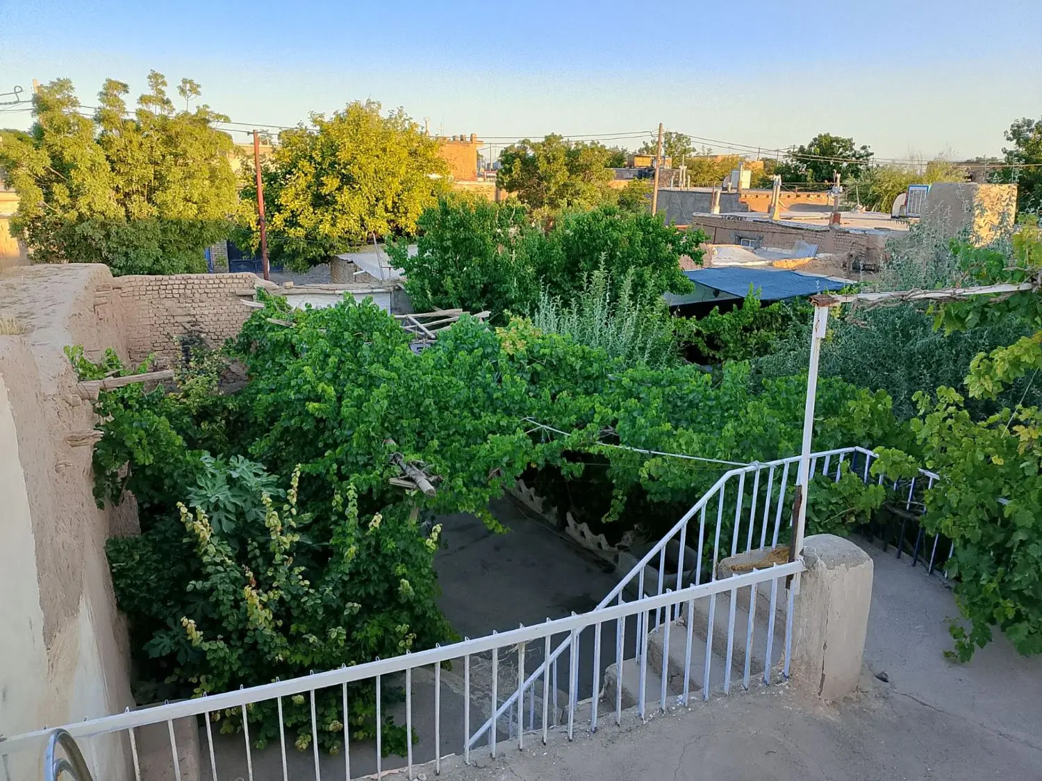 خانه باغ روستای بشرو