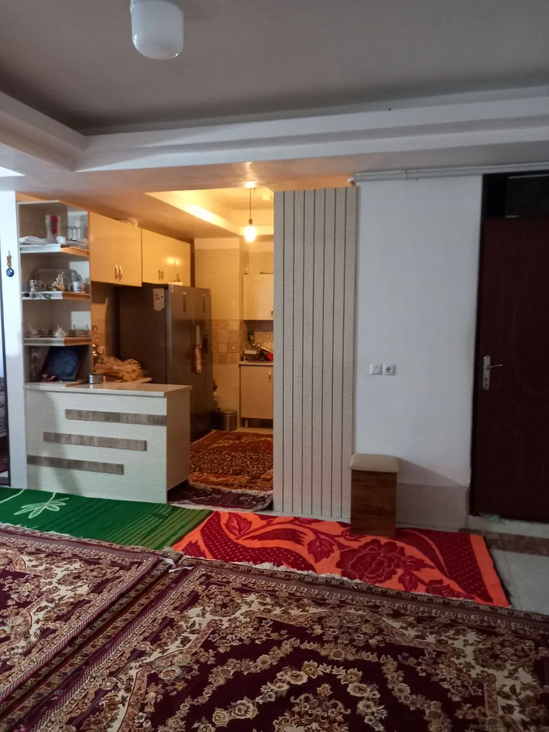 اپارتمان ۷۰متری با ۳۸ متر حیاط اختصاصی