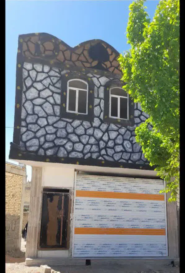 ملک دوطبقه و زمین تجاری