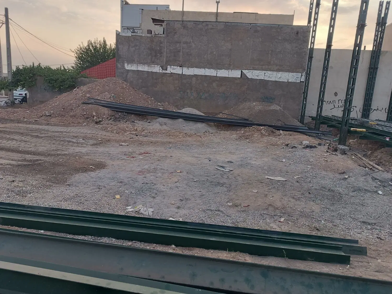 زمین ۹۰ متری خیابان دانش اموز