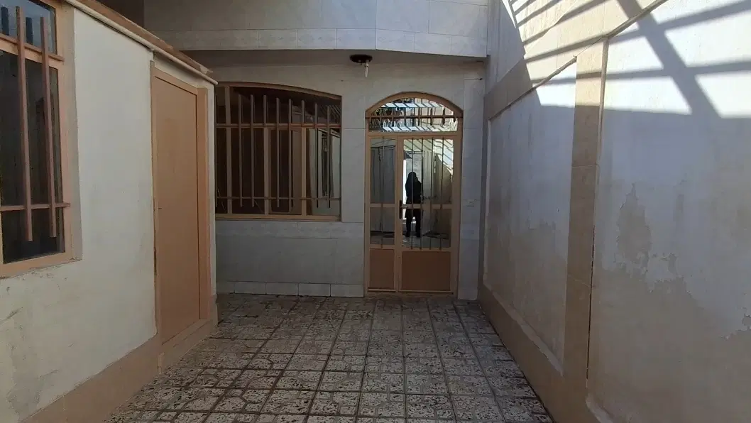 اجاره ساختمان ویلایی نبش بعثت ۶۳